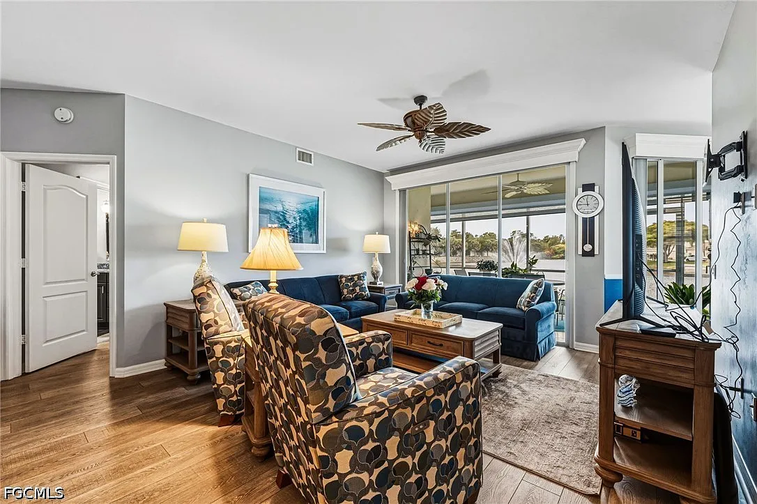 2 bed, 2.0 bath, 1555 sqft, $3,000 — Photo 3