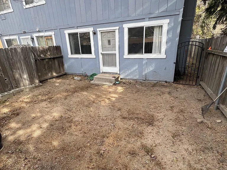207 Meadow Ln #A — Photo 5