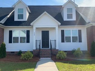 522 Amberdale Cir, Lumberton, NC 28358