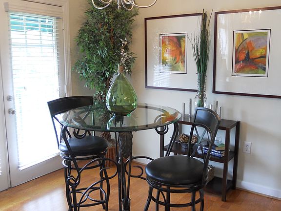 4th image of 104-103 Sunset Cir