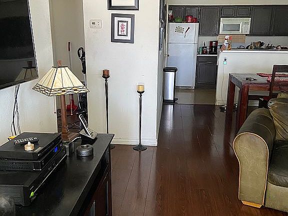 3rd image of 2128 Bavington Dr Unit B