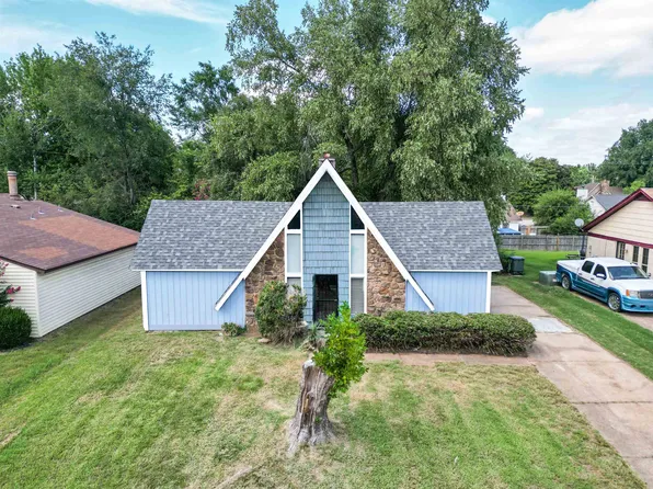 6080 Scarlet Leaf Dr, Memphis, TN 38141