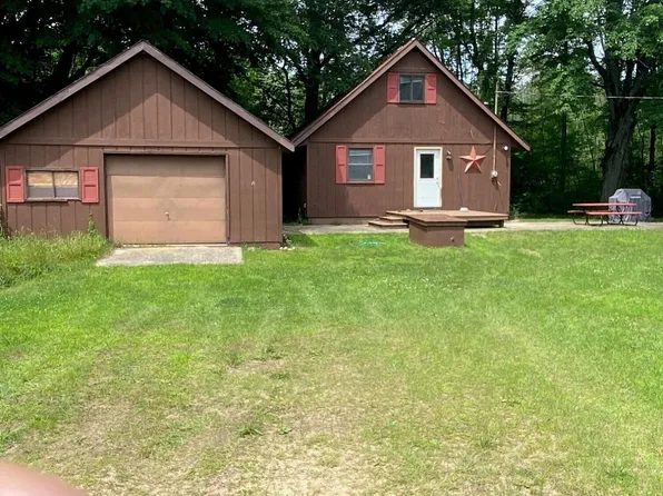 2175 E Harp St, White Cloud, MI 49349