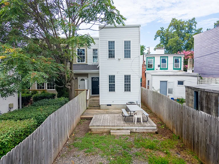 1306 W Clay St — Photo 39