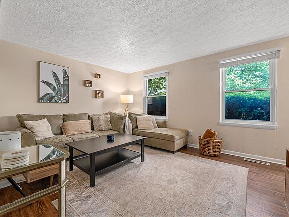 5th image of 745 Lakefield Dr