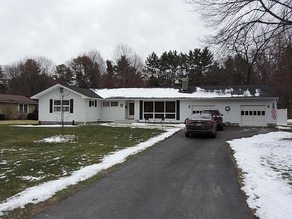 2nd image of 17 Wincrest Dr
