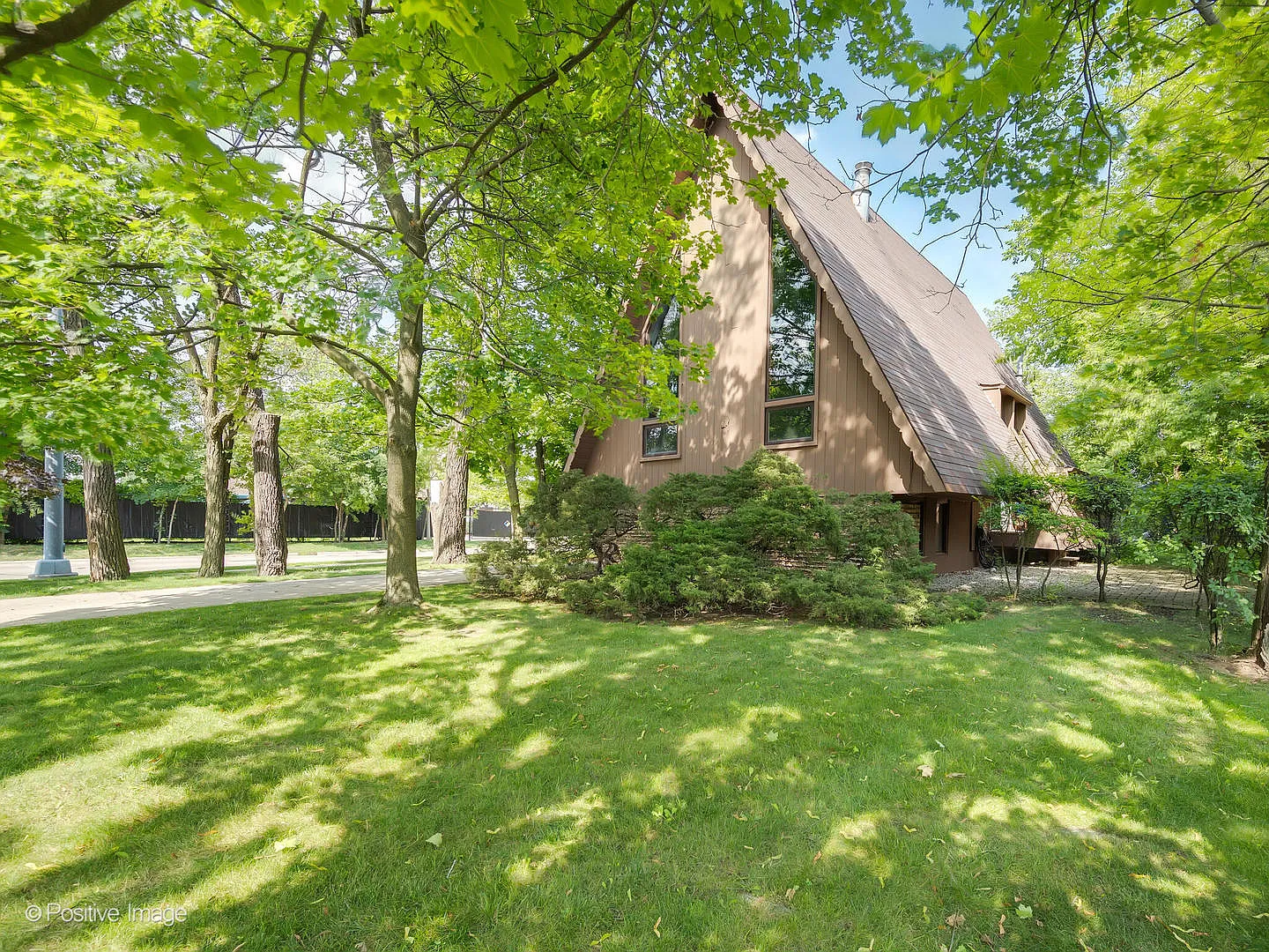 159 Chicago Ave photo 1