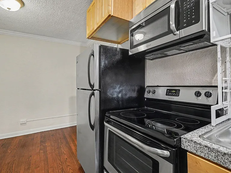 1024 E 14th Ave #15 — Photo 8