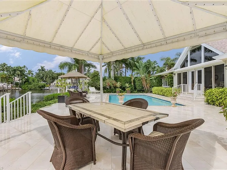 950 Galleon Dr — Photo 33