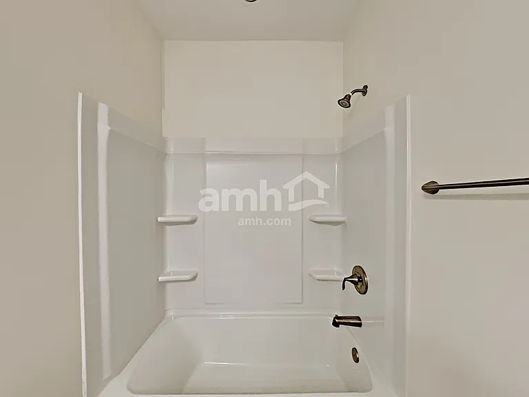 114 Lindridge Dr — Photo 20