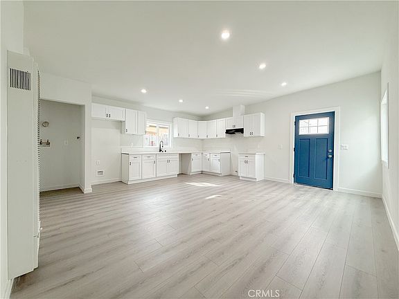 3rd image of 1485 W 154th St