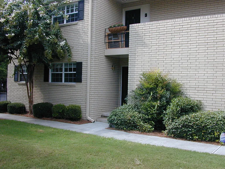 311 Peachtree Hills Ave NE #1A — Photo 1