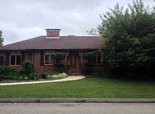 10 Groton St, Johnston, RI 02919