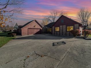 5159 Dustine Dr N, Saginaw, MI 48603