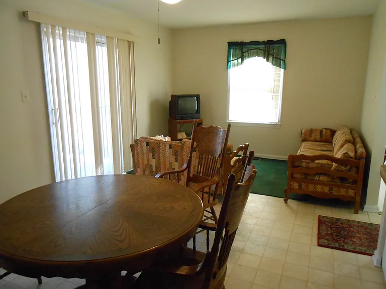 3060 Hickory Grove Ct — Photo 3