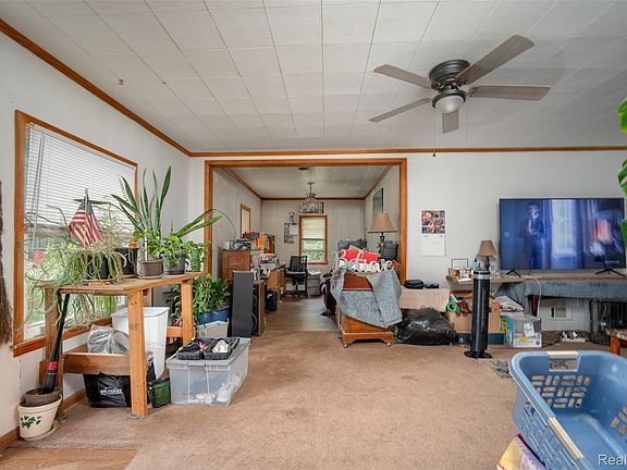 3rd image of 22211 Grandy St