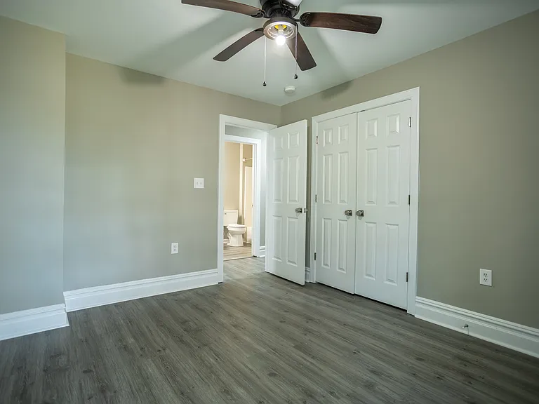 1306 W Clay St — Photo 28