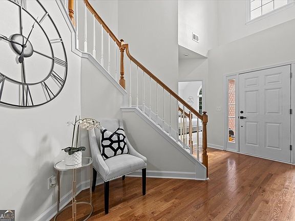 5th image of 2952 Stanton Ct NW