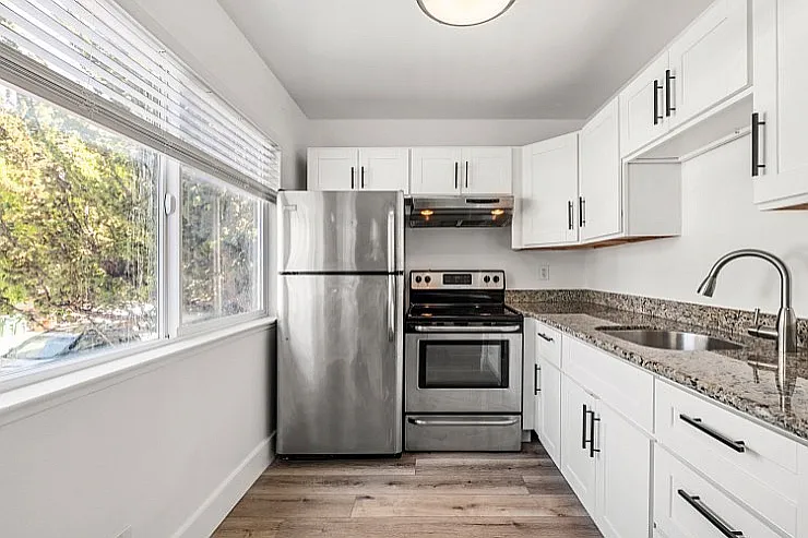 2360 Ellsworth St — Photo 1