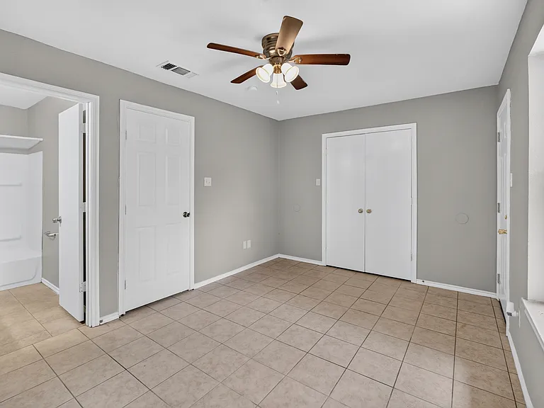1424 E Mulkey St #1426 — Photo 9