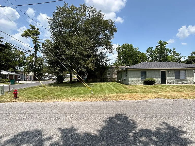 880 W Verdine St — Photo 25