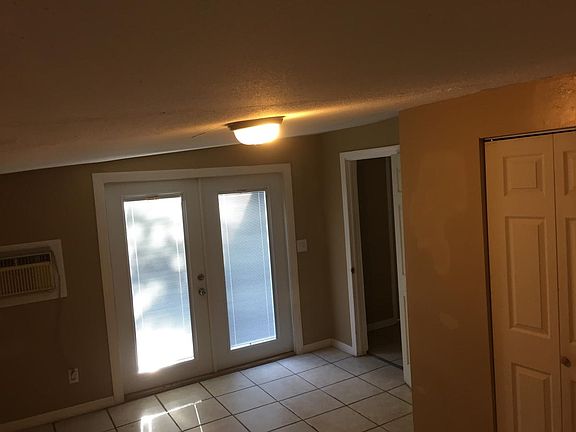 2nd image of 8510 N Lynn Ave