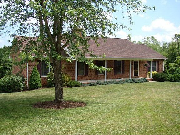2nd image of 411 Worrell Est