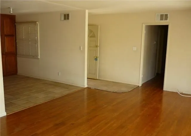 670 Highlander Dr — Photo 2