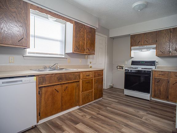 3rd image of 1309 S Washington Ave