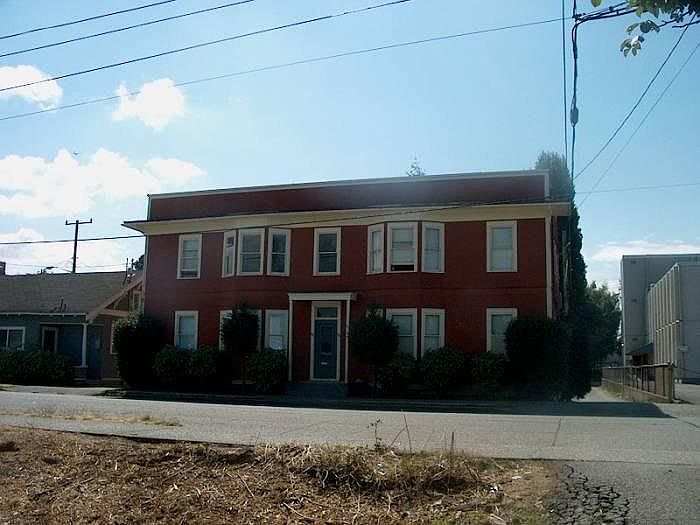 1st image of 715 S Willow St Unit B