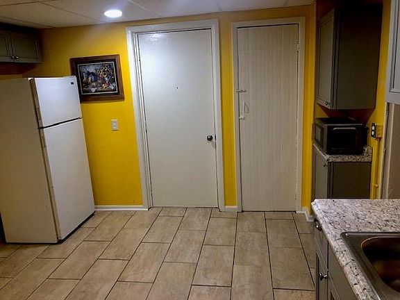 5th image of 404 1/2 Whitely St