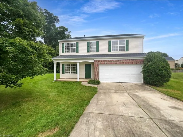 12 Silverbrook Ct, Greensboro, NC 27301