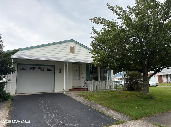 2 Kelowna Court, Toms River, NJ 08757