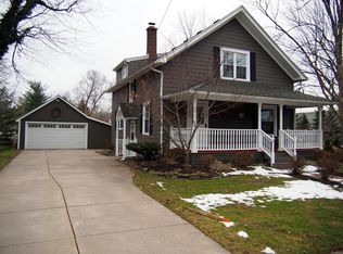 9525 Maple St, Clarence Center, NY 14032