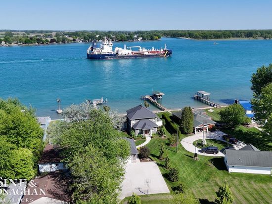 9377 River Rd, Algonac, MI 48001