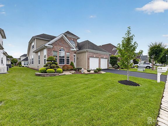 2nd image of 228 Diamond Spring Dr