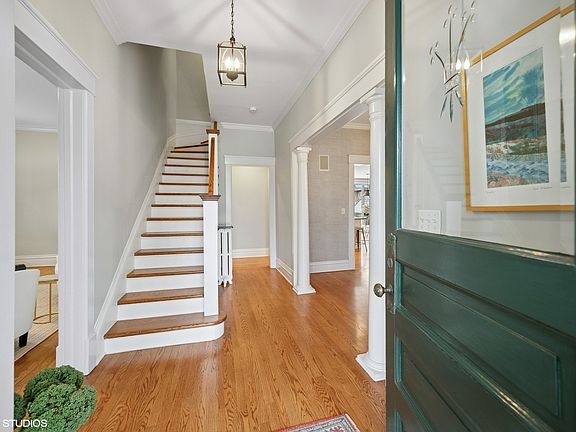 4th image of 815 Rosewood Ave