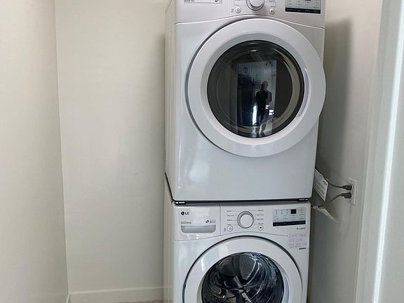 3rd image of 6916 S La Cienega Blvd APT 1