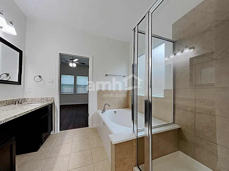 2213 Oak Circle Dr N — Photo 14