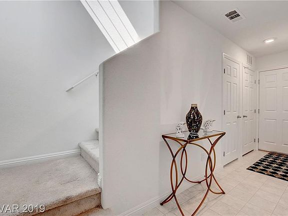 3rd image of 4565 Pencester St