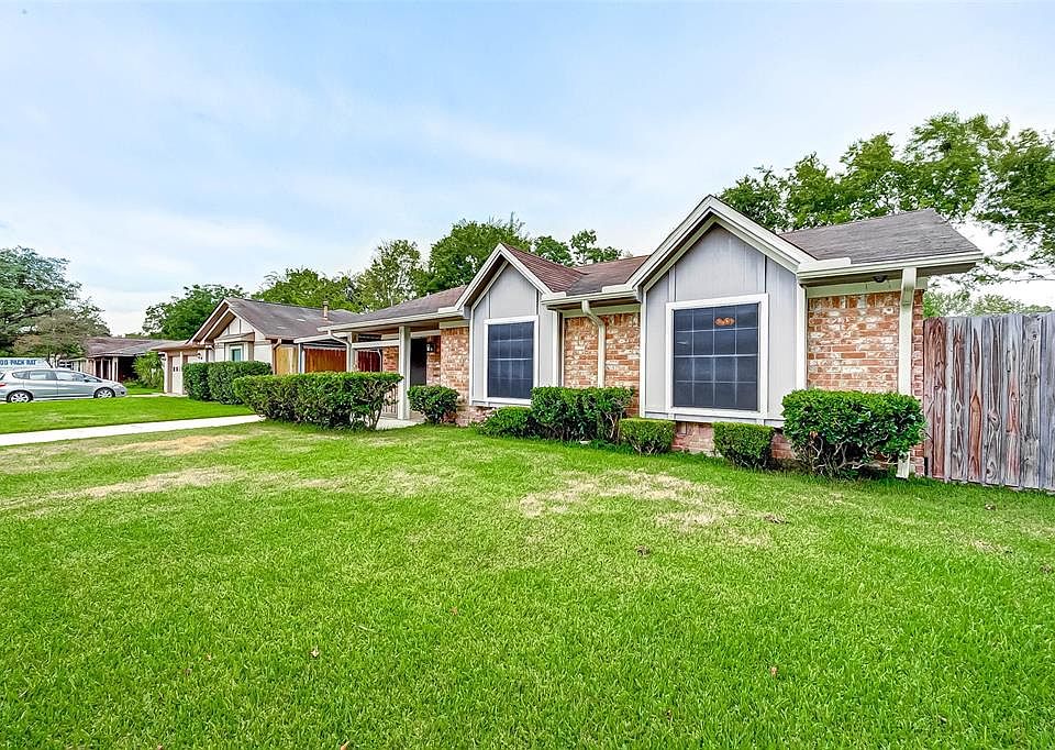 1st image of 13514 Greenbriar Dr