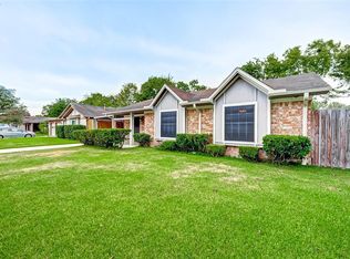 13514 Greenbriar Dr, Sugar Land, TX 77498