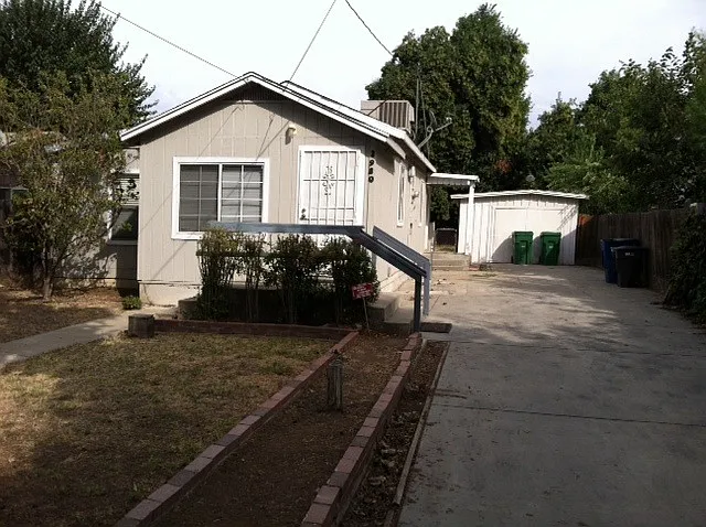 2980 Chestnut Ave photo 1