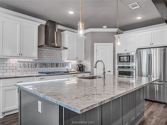3rd image of 5158 Maroon Creek Dr