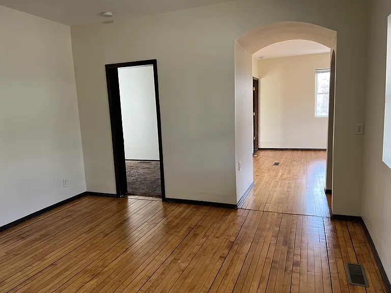 743 Eddy St — Photo 9