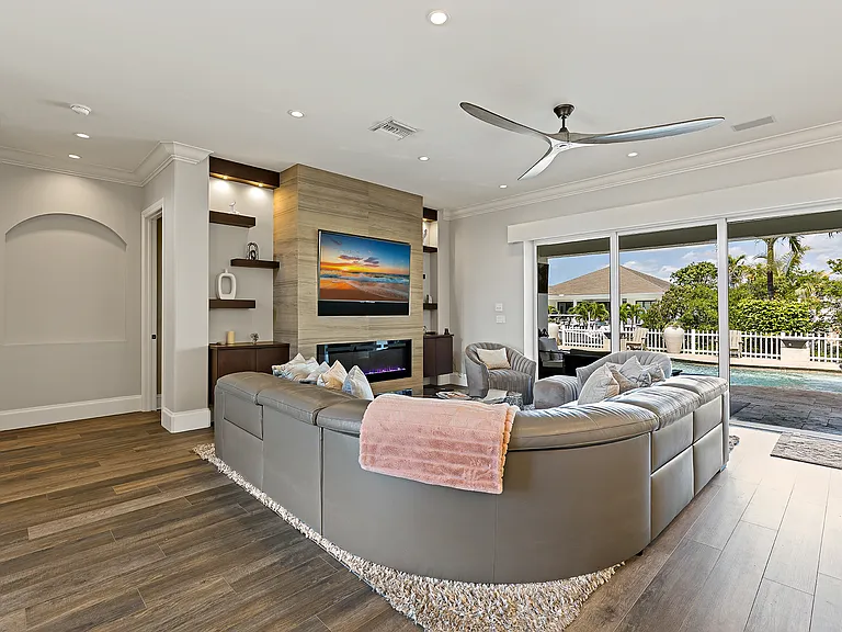 1435 Osprey Ave — Photo 7