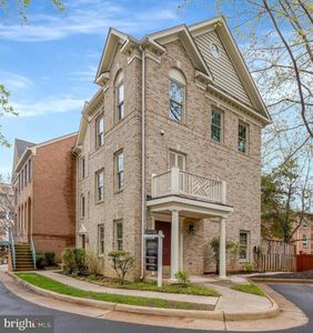 107 Rees Pl, Falls Church, VA, 22046
