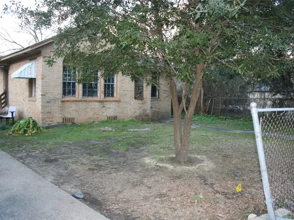 2630 W College St, Shreveport, LA 71103