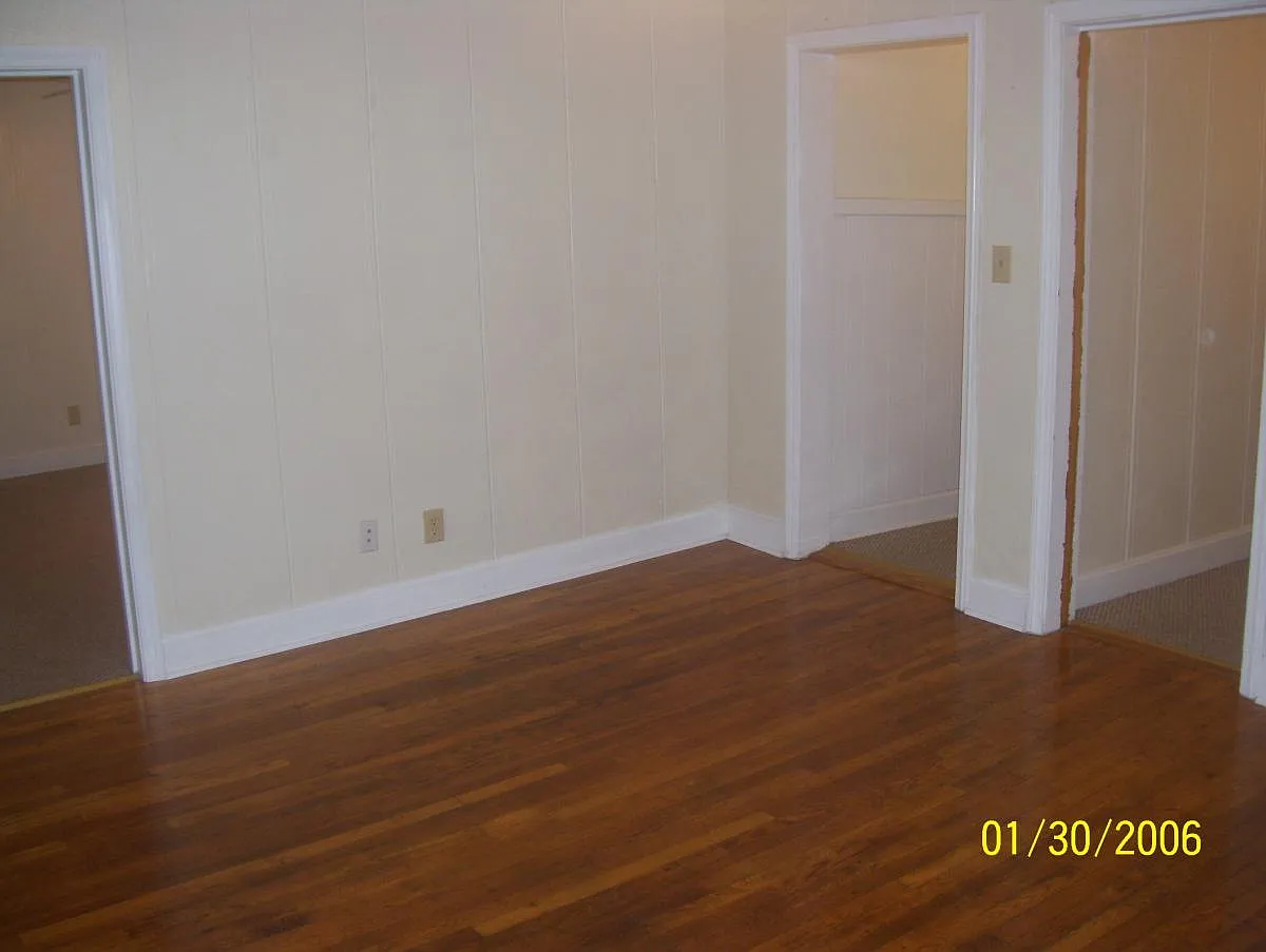 3 bed, 600 sqft, $995 — Photo 3