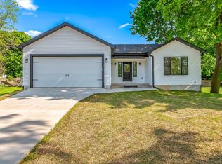 611 River Rd, Marshall, MI 49068